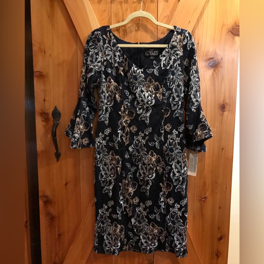 ALEX EVENINGS Womens Navy w/embroidery Bell Sleeve knee length Dress size 10.
